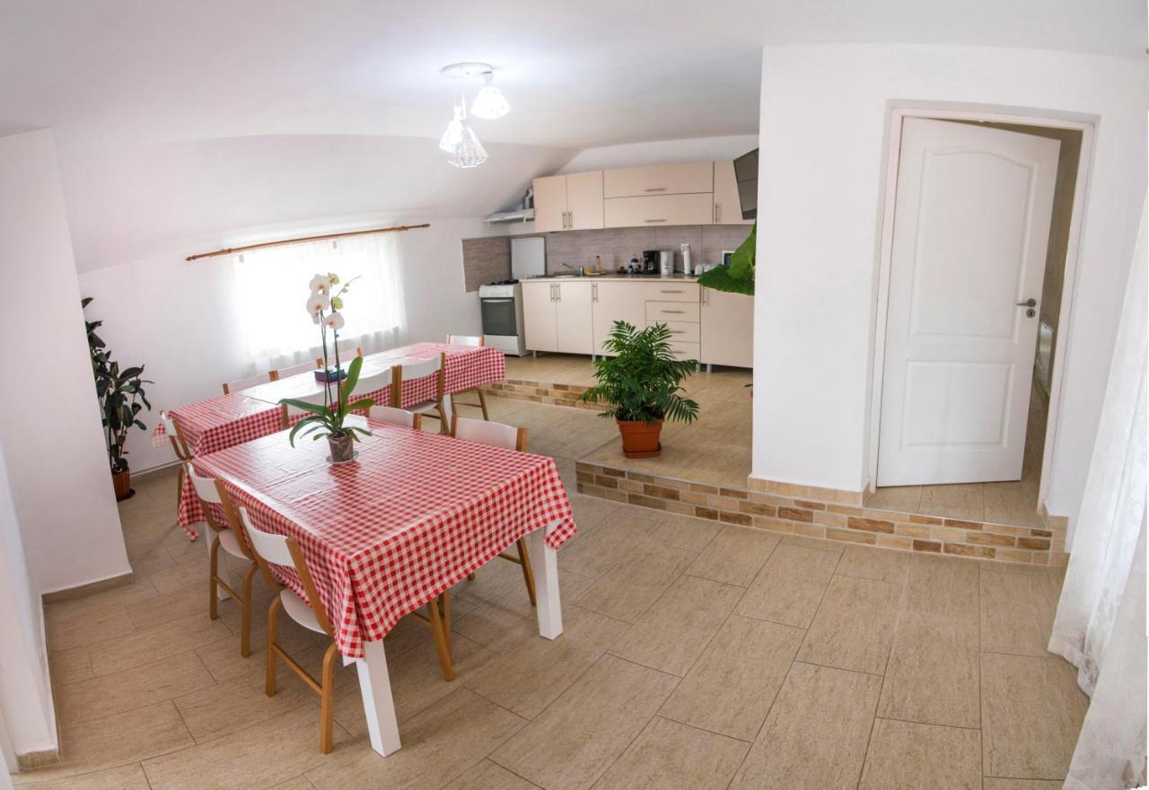 Pensiunea Casa Elena Corbeni Luaran gambar